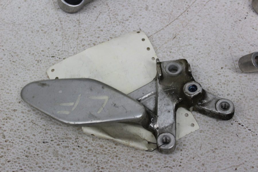 YAMAHA PEGS & BRACKETS YZF600