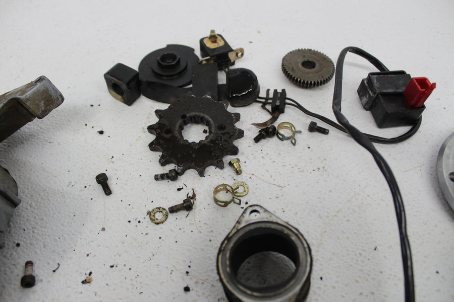 1995 KAWASAKI NINJA ZX6 ZX600E PARTS AND HARDWARE NUTS BOLTS