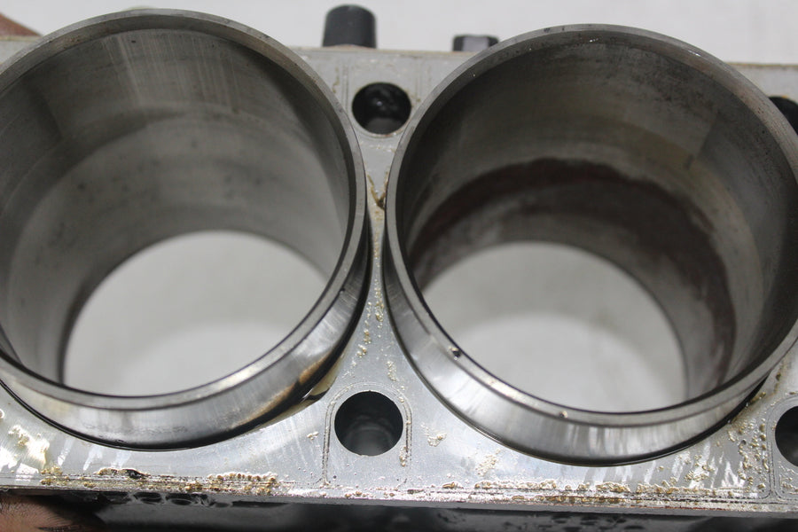 93-01 KAWASAKI NINJA ZX11 ENGINE MOTOR CYLINDER JUG