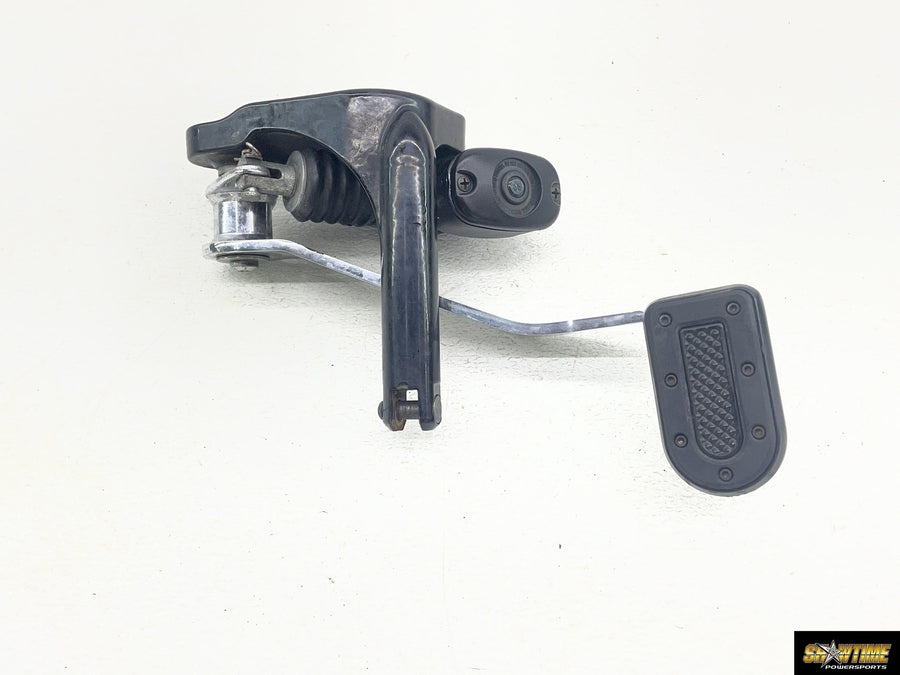 07-09 HARLEY-DAVIDSON SOFTAIL NIGHT TRAIN FXSTB REAR BRAKE MASTER CYLINDER MOUNT