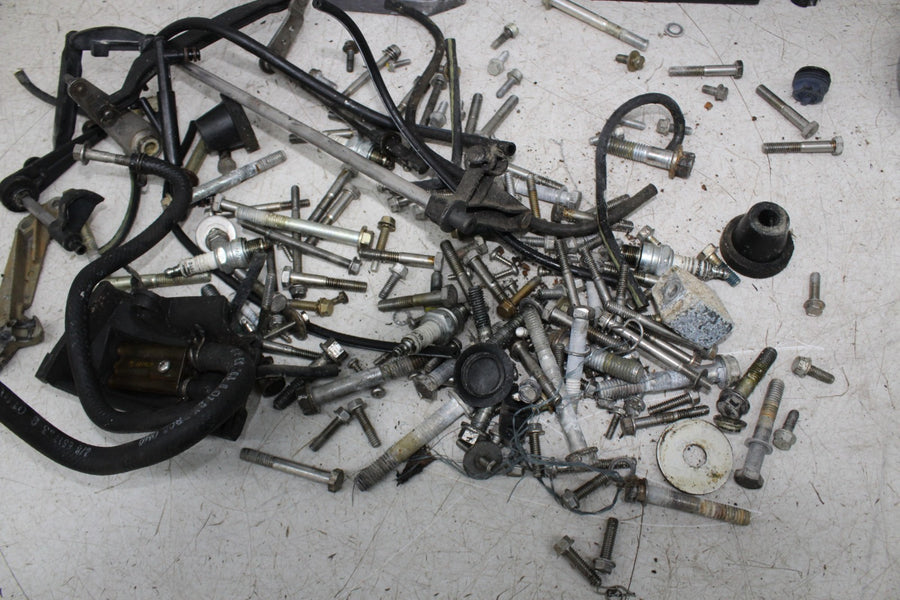 1999 JOHNSON 115 V4 OUTBOARD ENGINE PARTS HARDWARE GEAR NUTS BOLTS COVER TRIM