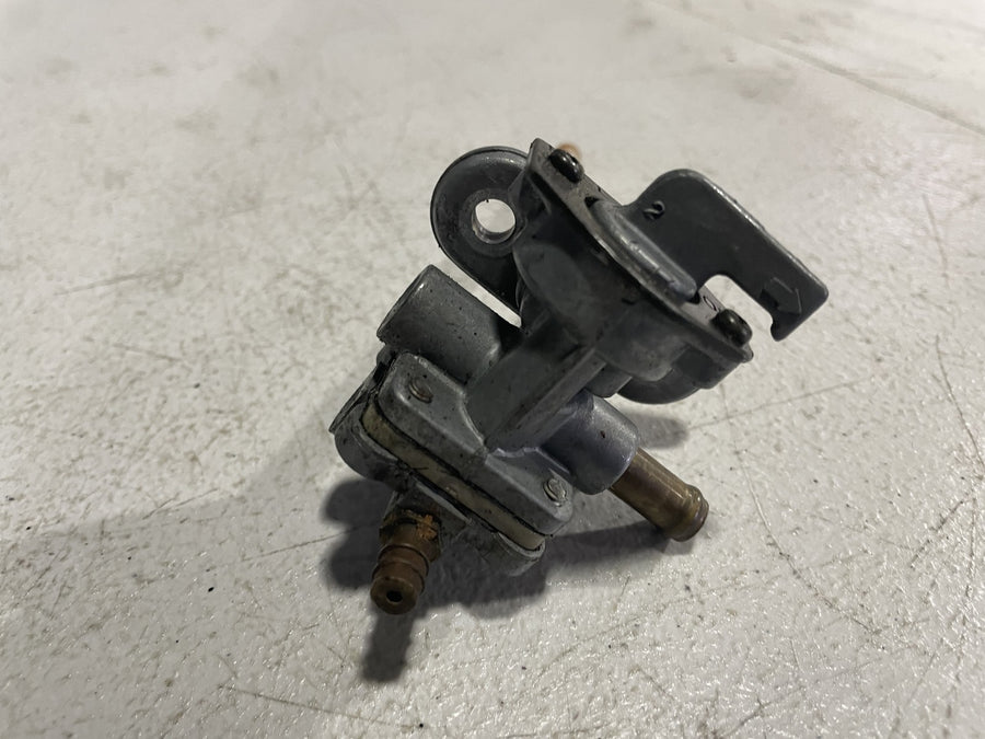 94-09 KAWASAKI NINJA 500R EX500D FUEL GAS TANK PETCOCK SHUT ON OFF VALVE