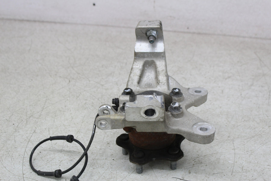 19 POLARIS SLINGSHOT SL FRONT RIGHT STEERING KNUCKLE SPINDLE HUB