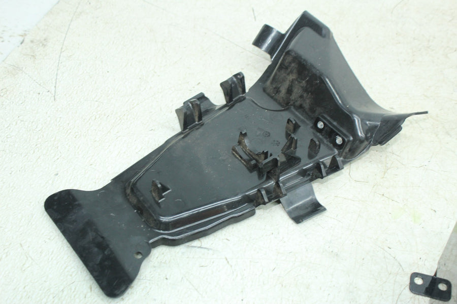 15-17 VICTORY GUNNER PARTS HARDWARE TAIL FAIRING BATTERY BOX MOUNT BRACKET
