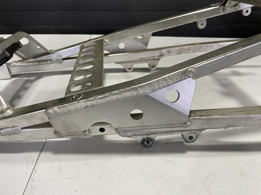 99-02 YAMAHA YZF R6 REAR BACK TAIL SUBFRAME SUB FRAME