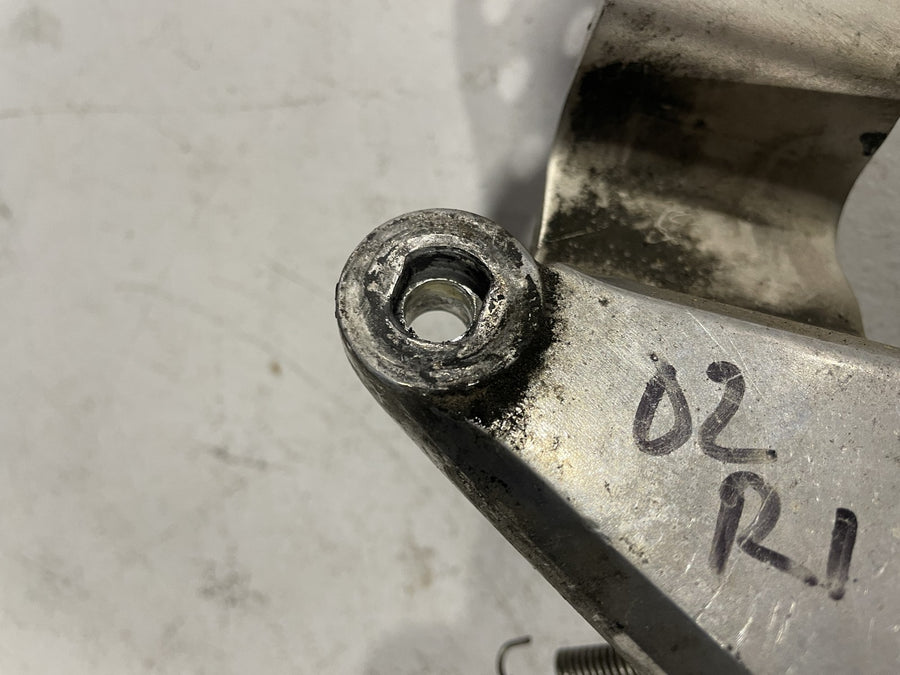 02-03 YAMAHA YZF R1 RIGHT REARSET REAR SET DRIVER FOOT PEG REST STOP