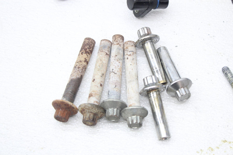 04-06 HARLEY-DAVIDSON SPORTSTER 1200 XL1200C ENGINE PARTS HARDWARE BOLTS SENSOR