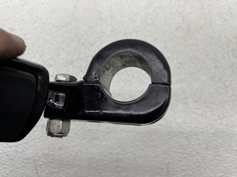 07-11 HARLEY-DAVIDSON STREET GLIDE FLHX FRONT HIGHWAY PEGS FOOT RESTS PAIR