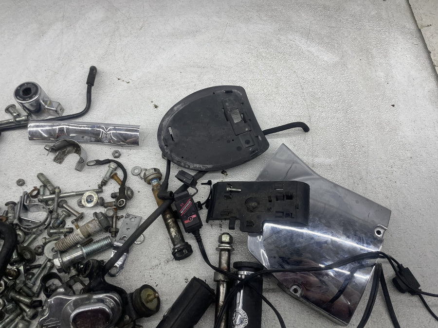 07-11 HARLEY-DAVIDSON SPORTSTER 1200 XL1200C PARTS HARDWARE LOT