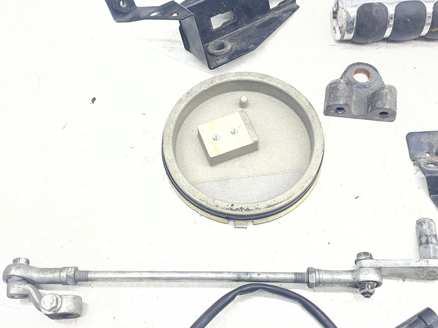 04-06 VICTORY KINGPIN PARTS HARDWARE GAUGE MOUNT BRACKET HORN LINKAGE