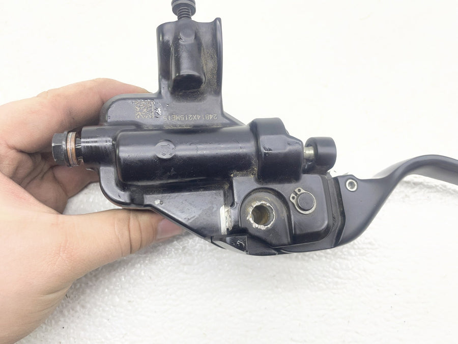 24-26 HARLEY-DAVIDSON ROAD GLIDE FLTRX FRONT BRAKE MASTER CYLINDER