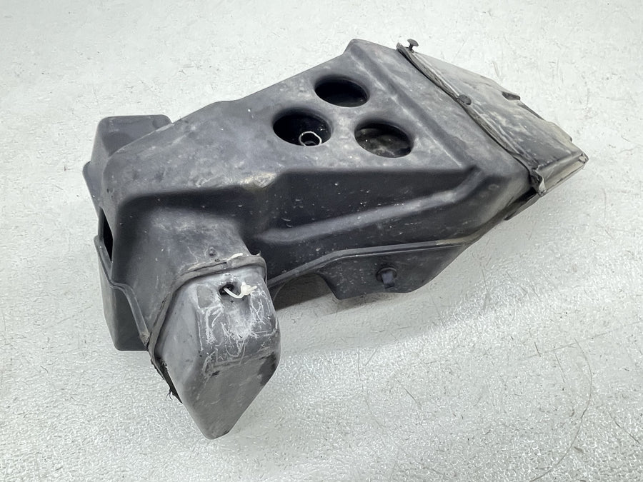 04-06 VICTORY KINGPIN AIRBOX AIR INTAKE FILTER BOX 1013720