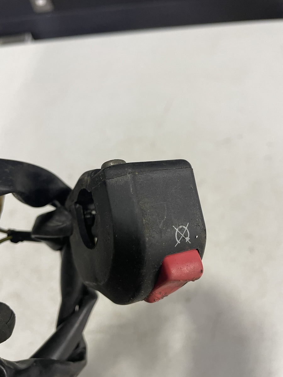07-08 YAMAHA YZF R1 RIGHT CONTROL KILL OFF START SIGNAL SWITCH 4C8-83975-00-00