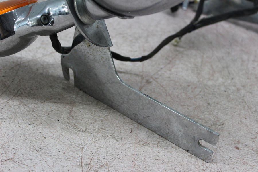 2000 HARLEY-DAVIDSON ROAD KING CLASSIC EFI FLHRCI FRONT TURN SIGNAL BAR MOUNT