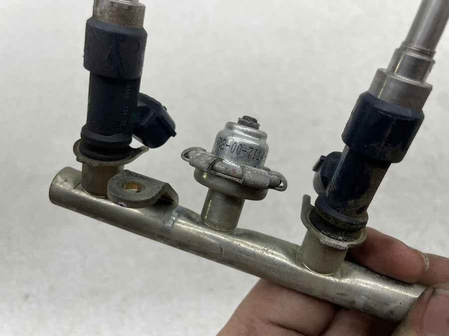 06-15 YAMAHA FZ1 FUEL INJECTORS W/ RAIL