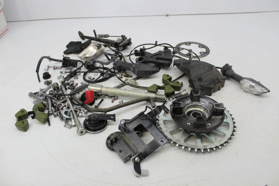23 KAWASAKI ZX6R 636 PARTS AND HARDWARE NUTS BOLTS