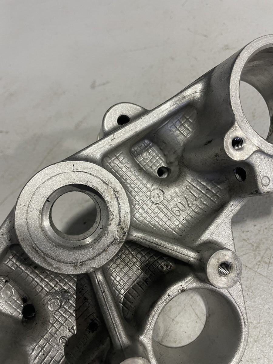 2006 TRIUMPH TIGER FORKS UPPER TRIPLE TREE CLAMP
