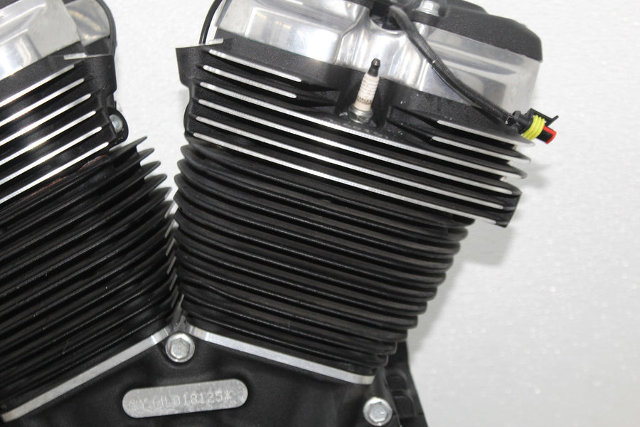 18-20 HARLEY-DAVIDSON STREET BOB FXBB 107CI ENGINE MOTOR HEAD MILWAUKEE M8