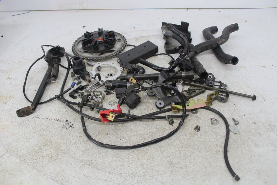 2006 YAMAHA FZ6 PARTS AND HARDWARE NUTS BOLTS