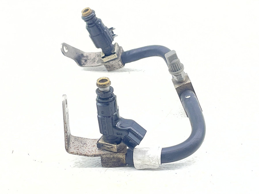 04-06 VICTORY KINGPIN MAIN PRIMARY GAS FUEL INJECTORS RAIL 2520207