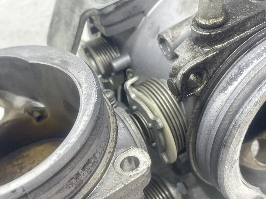 2012 SUZUKI BOULEVARD M109R OEM MIKUNI THROTTLE BODY BODIES BARE