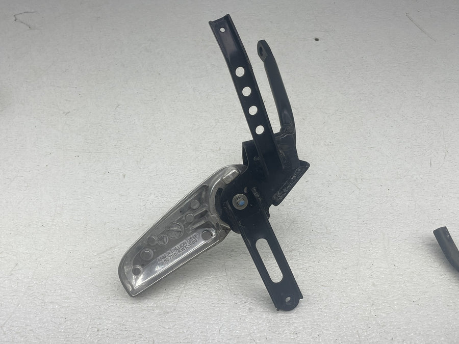 2011 HONDA PCX125 FRONT FOOT RESTS PEGS STEPS SET PAIR