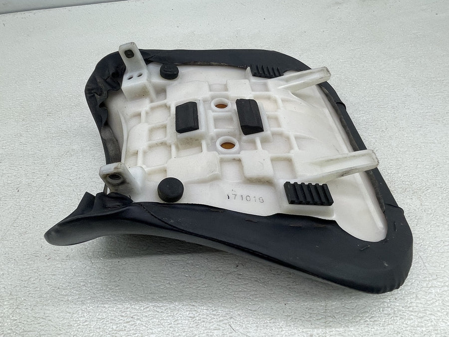 04-05 SUZUKI GSXR750 FRONT REAR DRIVERS PASSENGER SEAT PAD CUSHION SET
