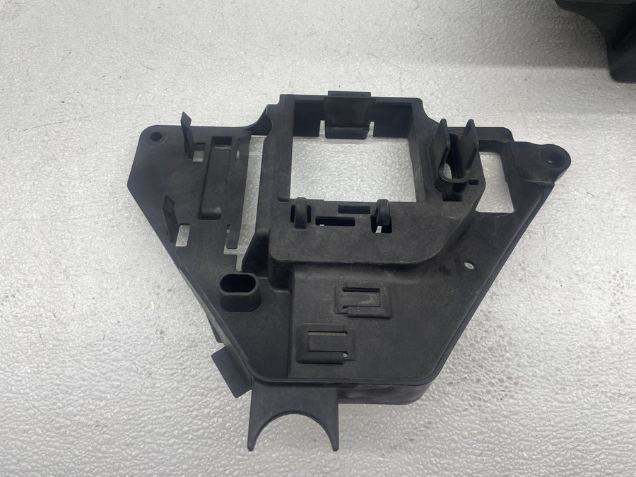 07-11 HARLEY-DAVIDSON ELECTRA GLIDE CLASSIC FLHTC BATTERY TRAY BOX HOLDER