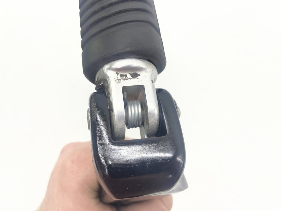 20-24 HARLEY-DAVIDSON SOFTAIL STANDARD FXST RIGHT FRONT FOOT REST PEG STEP