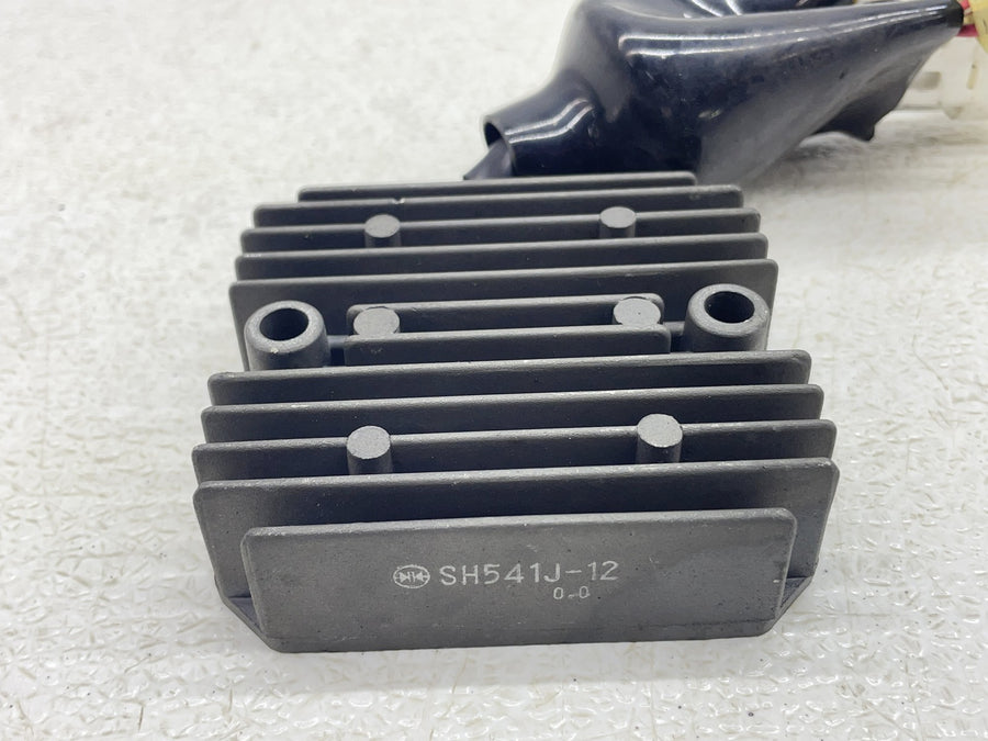 00-01 HONDA RVT1000R RC51 SP1 RECTIFIER VOLTAGE REGULATOR