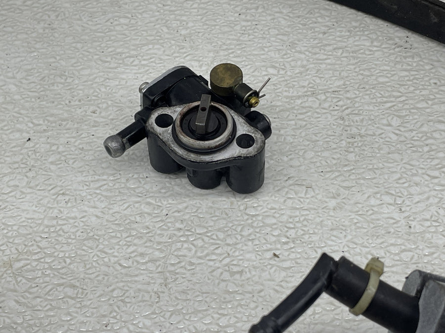 92-97 KAWASAKI JET SKI 750 SS PARTS HARDWARE MOUNT COLUMN CAP OIL STICK MOUNT