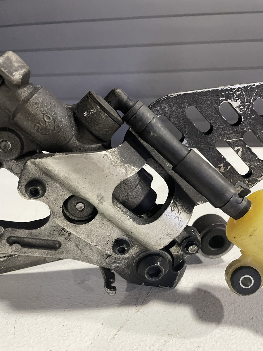 03-05 YAMAHA YZF R6/YZF R6S RIGHT REARSET REAR SET REAR BRAKE MASTER BRAKE LEVER