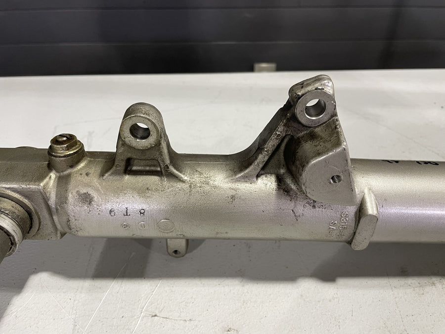 97-00 SUZUKI GSXR600 FRONT FORKS SHOCK SUSPENSION PAIR LOWER TRIPLE TREE
