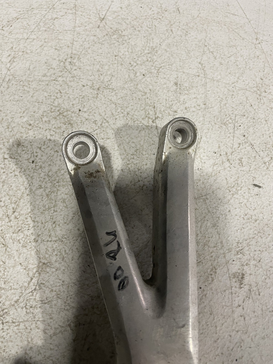 99-02 YAMAHA YZF R6 REAR BACK PASSENGER PEG SET PAIR 5EB-27430-00-00