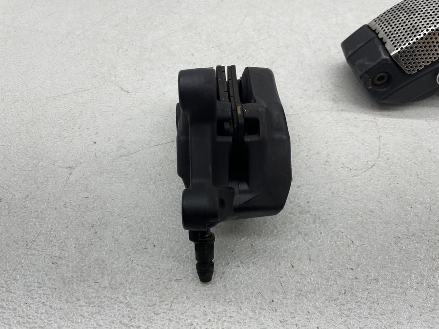 13 HARLEY-DAVIDSON ROAD GLIDE CVO CUSTOM RIGHT LEFT FRONT BRAKE CALIPERS PAIR