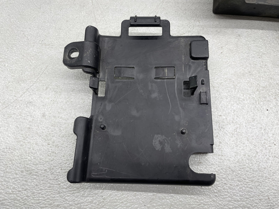 07-11 HARLEY-DAVIDSON STREET GLIDE FLHX BATTERY TRAY BOX HOLDER