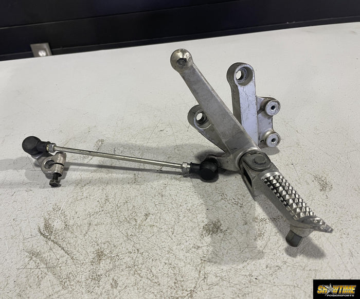 00-03 SUZUKI GSXR750 LEFT REARSET REAR SET FOOT PEG W SHIFTER 43521-35F00