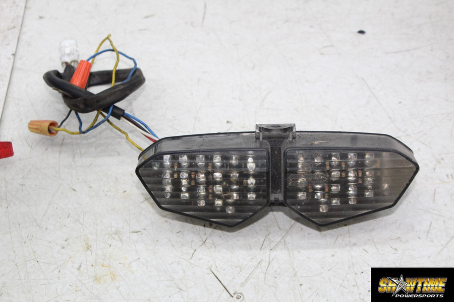 03-05 YAMAHA YZF R6 REAR TAIL TAILLIGHT BACK BRAKE LIGHT