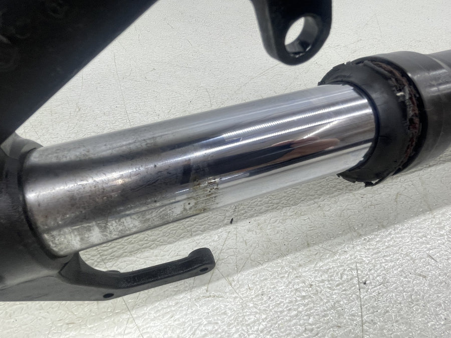 06-15 YAMAHA FZ1 FZ1S FRONT FORKS SHOCK SUSPENSION TRIPLE TREE STRAIGHT