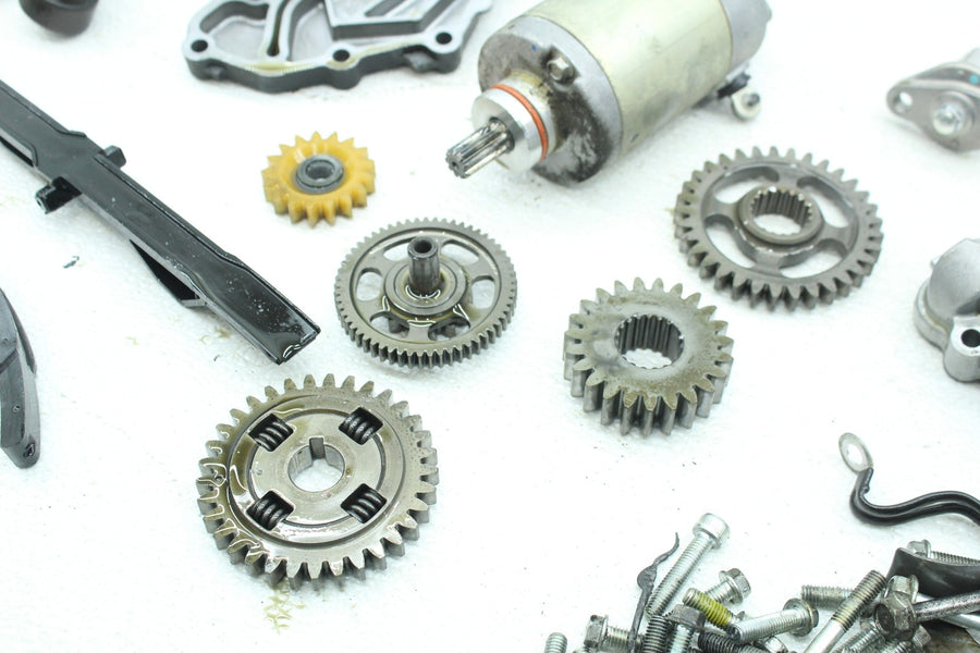 15-18 YAMAHA YZF R3 ENGINE MOTOR PARTS HARDWARE STARTER BALANCER GUIDE PUMP