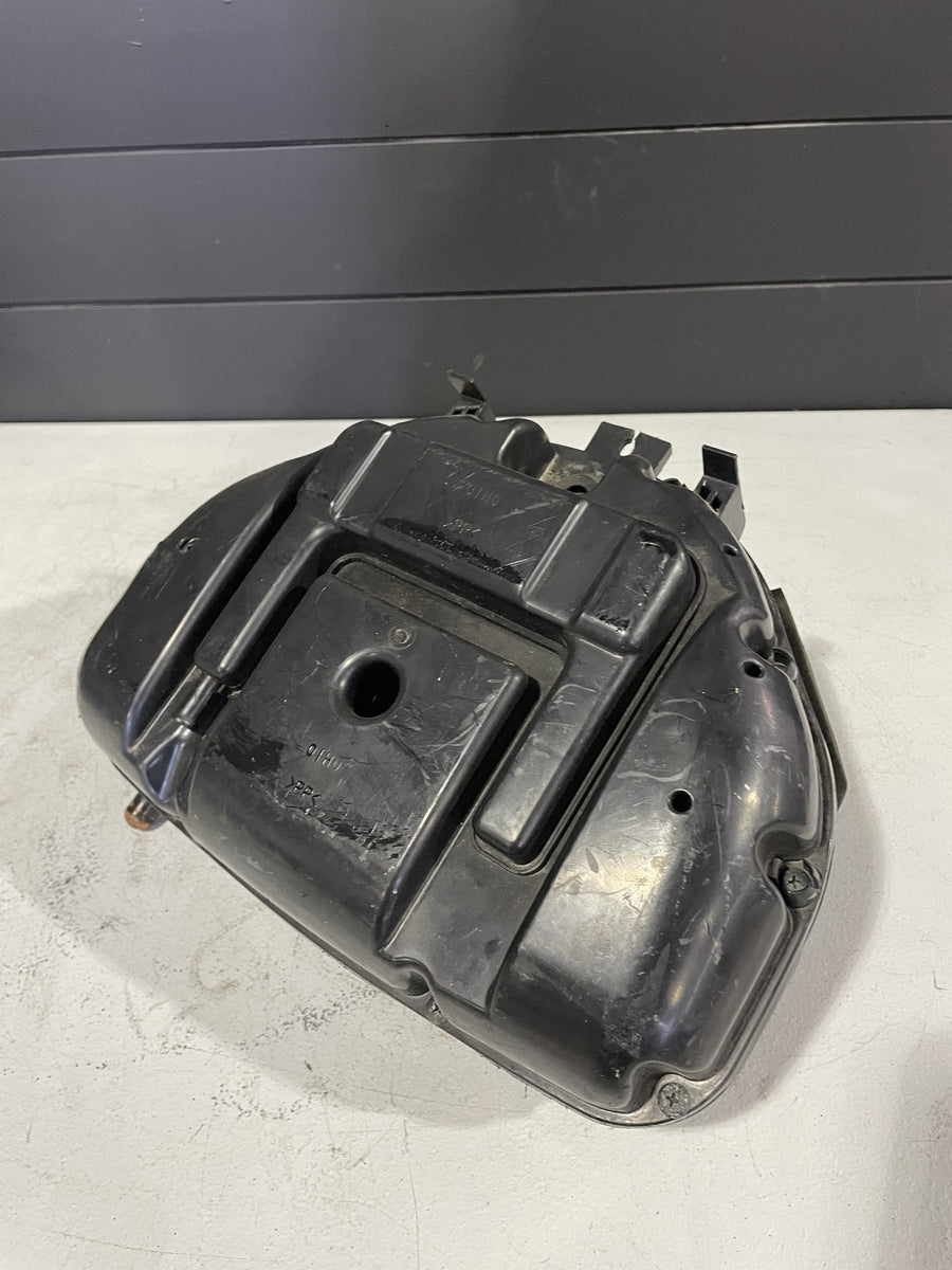 06-07 SUZUKI GSXR600 AIRBOX AIR INTAKE FILTER BOX 13700-01H01
