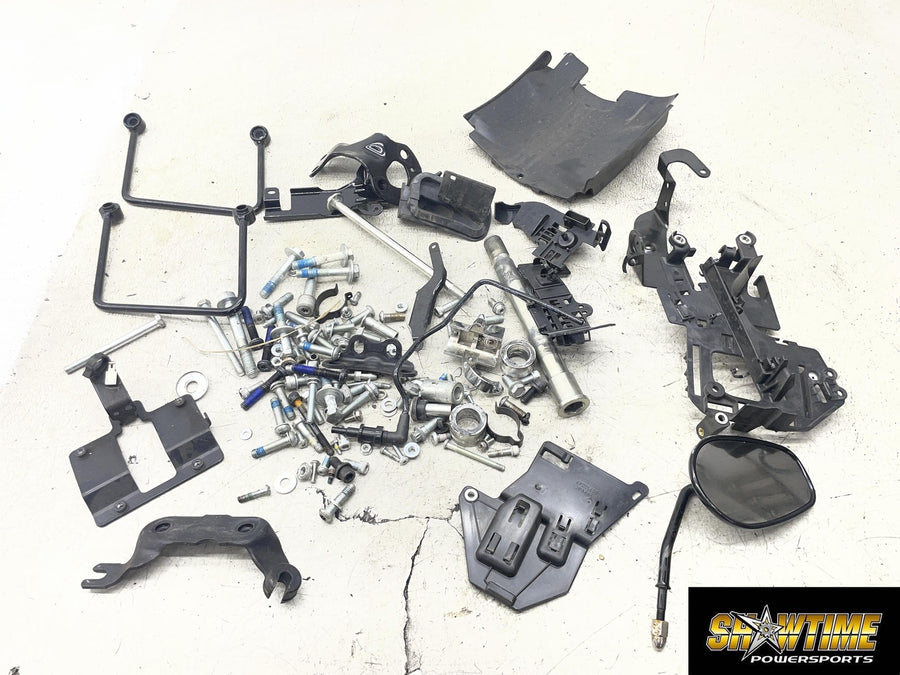 18-23 HARLEY-DAVIDSON STREET BOB PARTS HARDWARE LOT