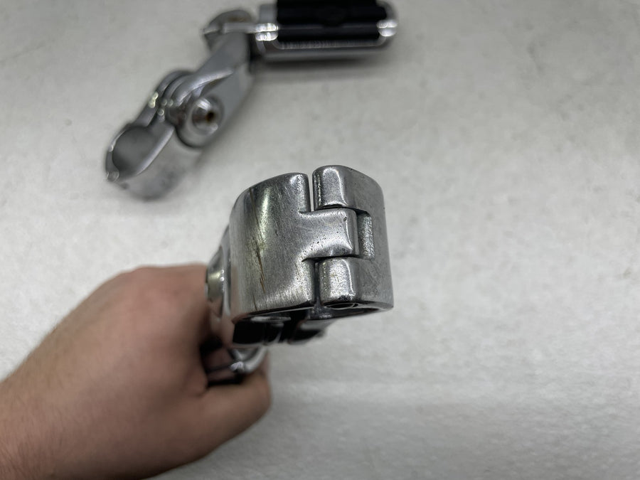 17-23 HARLEY-DAVIDSON ELECTRA GLIDE ULTRA LIMITED FRONT HIGHWAY FOOTPEGS PAIR