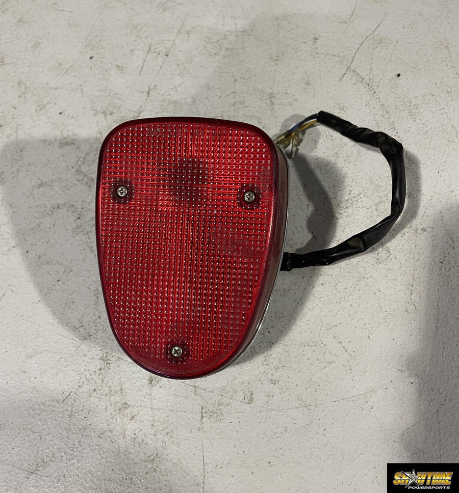 98-07 YAMAHA V STAR 650 XVS650 CLASSIC TAILLIGHT REAR TAIL BRAKE LIGHT