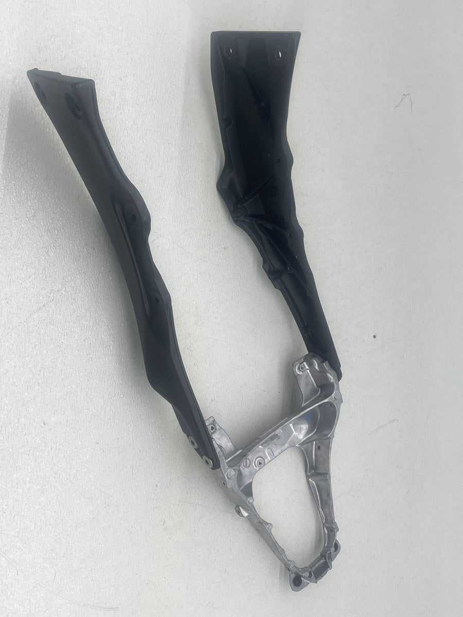 11-15 KAWASAKI NINJA ZX10R REAR SUBFRAME BACK SUB FRAME STRAIGHT