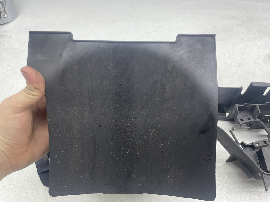 12-16 HARLEY-DAVIDSON STREET GLIDE FLHX BATTERY TRAY BOX HOLDER
