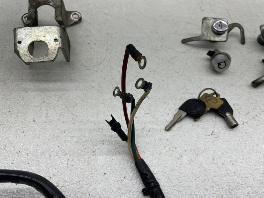 89-91 HARLEY-DAVIDSON ELECTRA GLIDE CLASSIC FLHTC IGNITION LOCK KEY SET