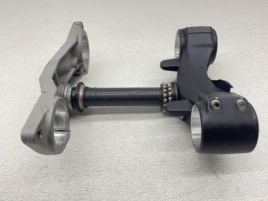 21-24 DUCATI SUPERSPORT 950 S FRONT FORKS CLAMP LOWER TRIPLE TREE STEM