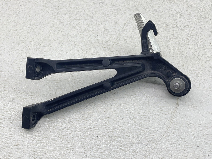 11-26 SUZUKI GSXR600 GSXR750 REAR BACK PASSENGER PEG SET PAIR