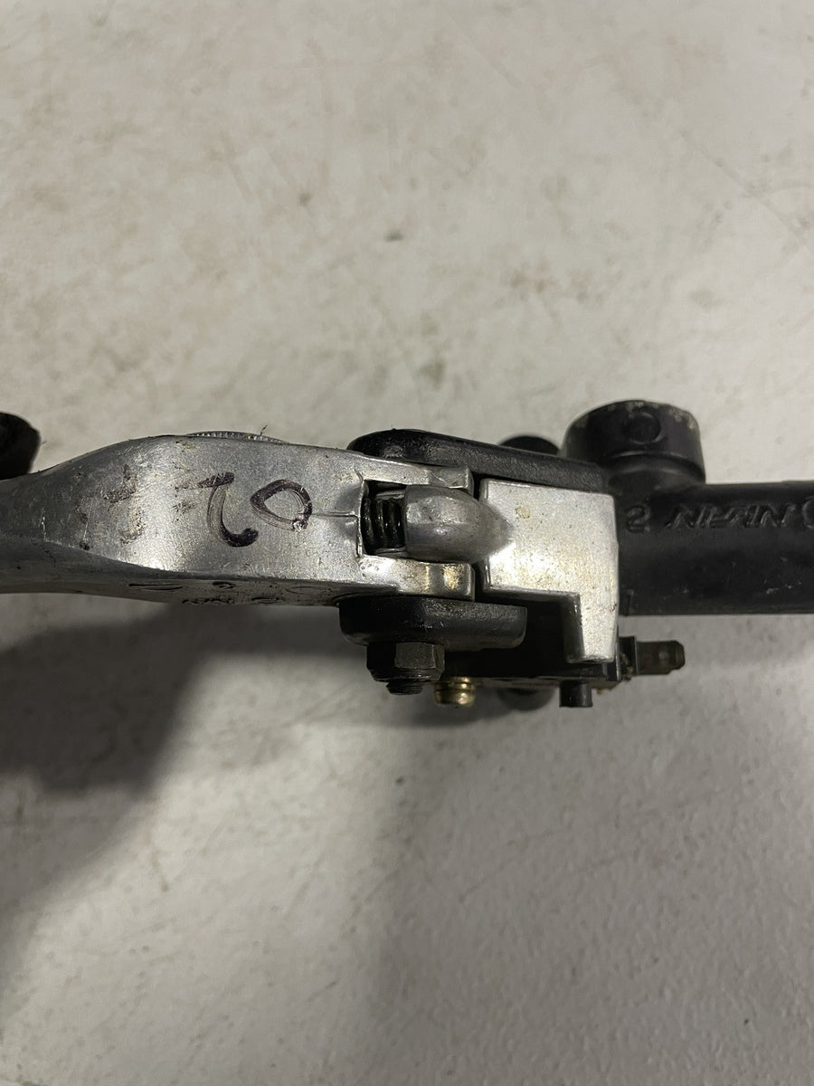 99-02 YAMAHA YZF R6 FRONT BRAKE MASTER CYLINDER W/ LEVER 4SV-W2587-10-00